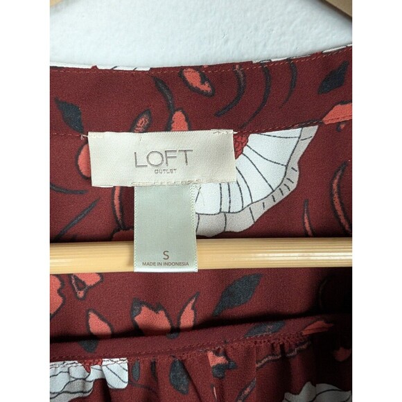LOFT Burgundy Floral Split Neck Roll Tab Sleeve Blouse, Size S 182 - Picture 3 of 6